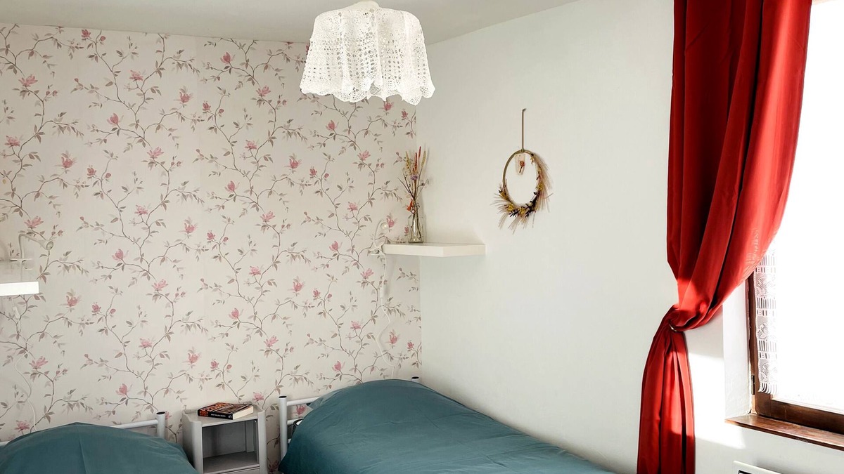 Saint-Julien-d'Arpaon Bed & Breakfast | Les Copains à Bord - The Moulin room