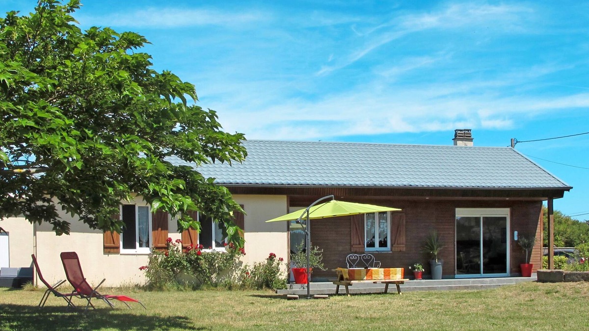 Anneville-sur-Mer House | Les Cordylines by Interhome