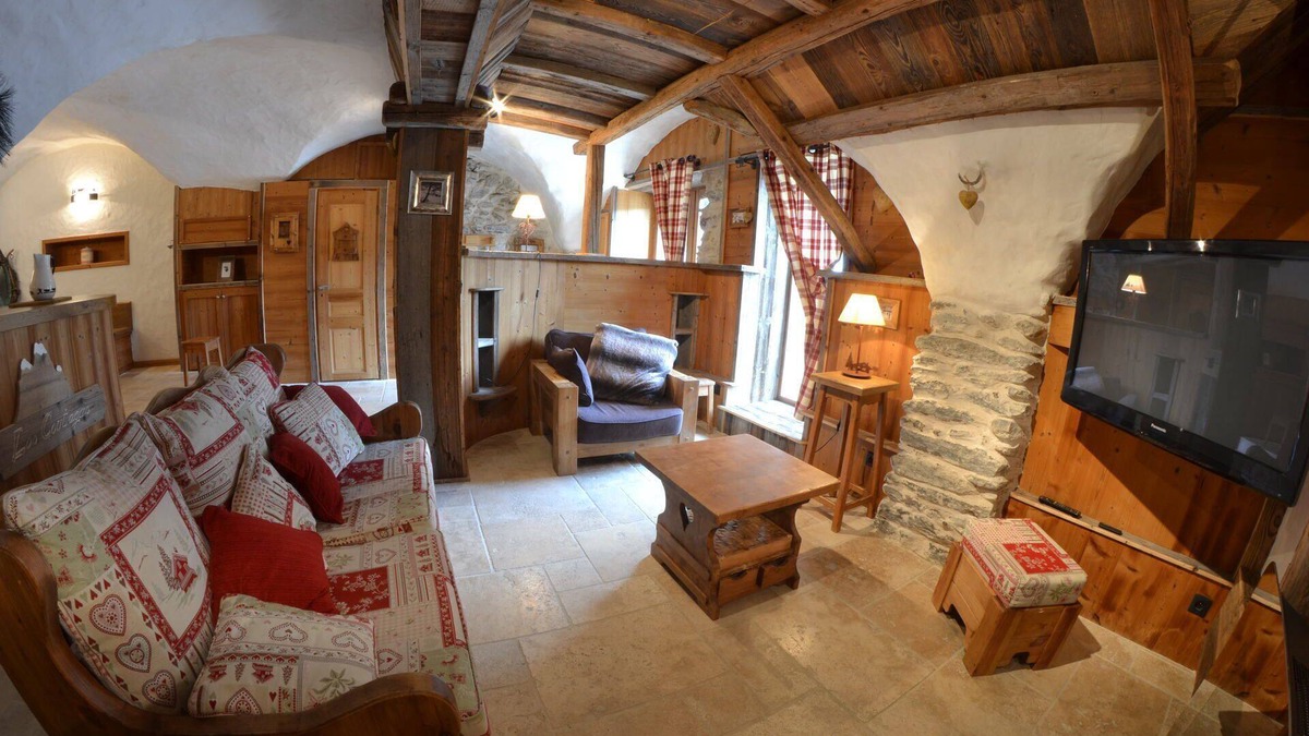 Vaujany Apartment | Les Coutegas - Two Bedroom Apartment, Sleeps 6