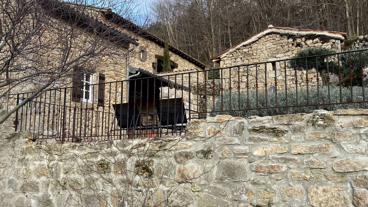 Saint-Felicien House | Les demoiselles de Chantefer