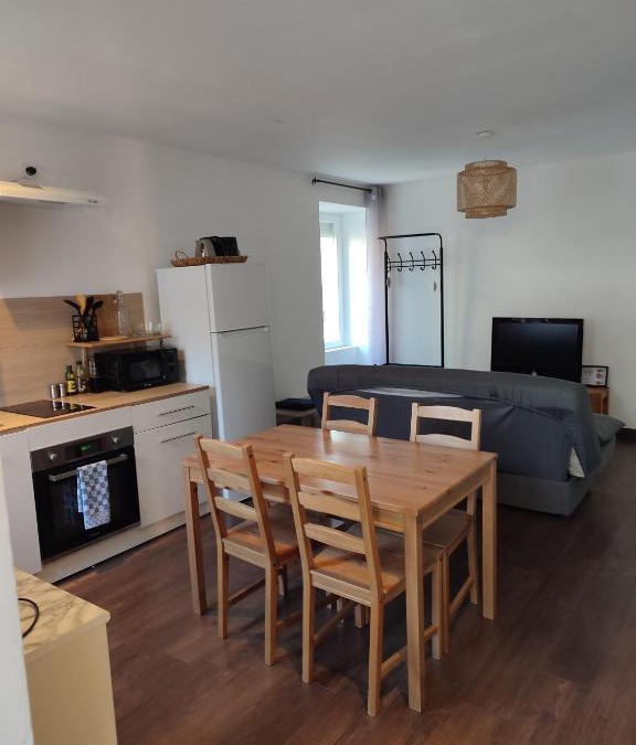 La Voulte-sur-Rhone Apartment | Les deux via