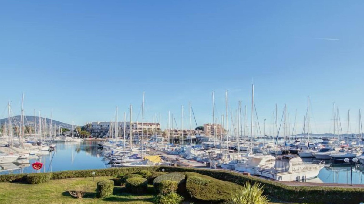 Port Cogolin Apartment | Les Deux voiles by Interhome