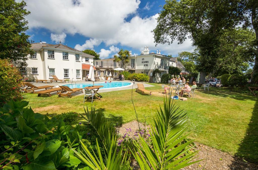 St. Martins Hotel | Les Douvres Hotel
