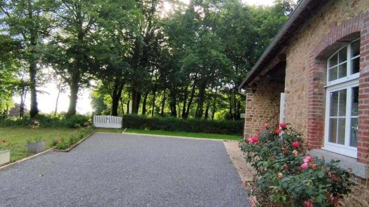 Saint-Martin-des-Champs House | LES ECURIES DU QUESNOY, Family, Countryside and City, Mont Saint Michel bay view
