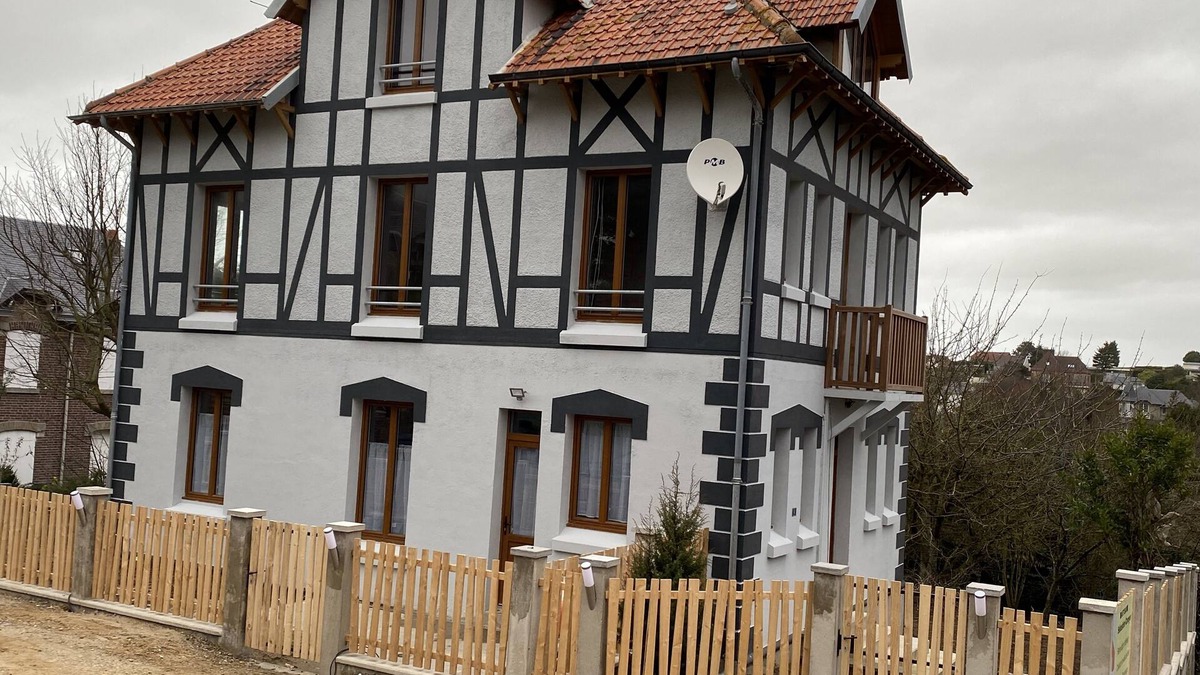 Mesnil-Val-Plage House | Les falaises apartment 400m from the beach