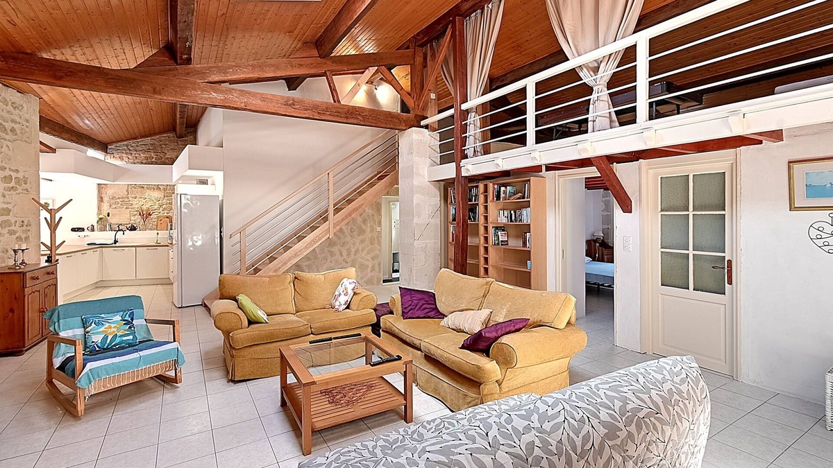 Chenac-Saint-Seurin-d'Uzet House | Les Vents de Gironde - Maison en pierre, piscine