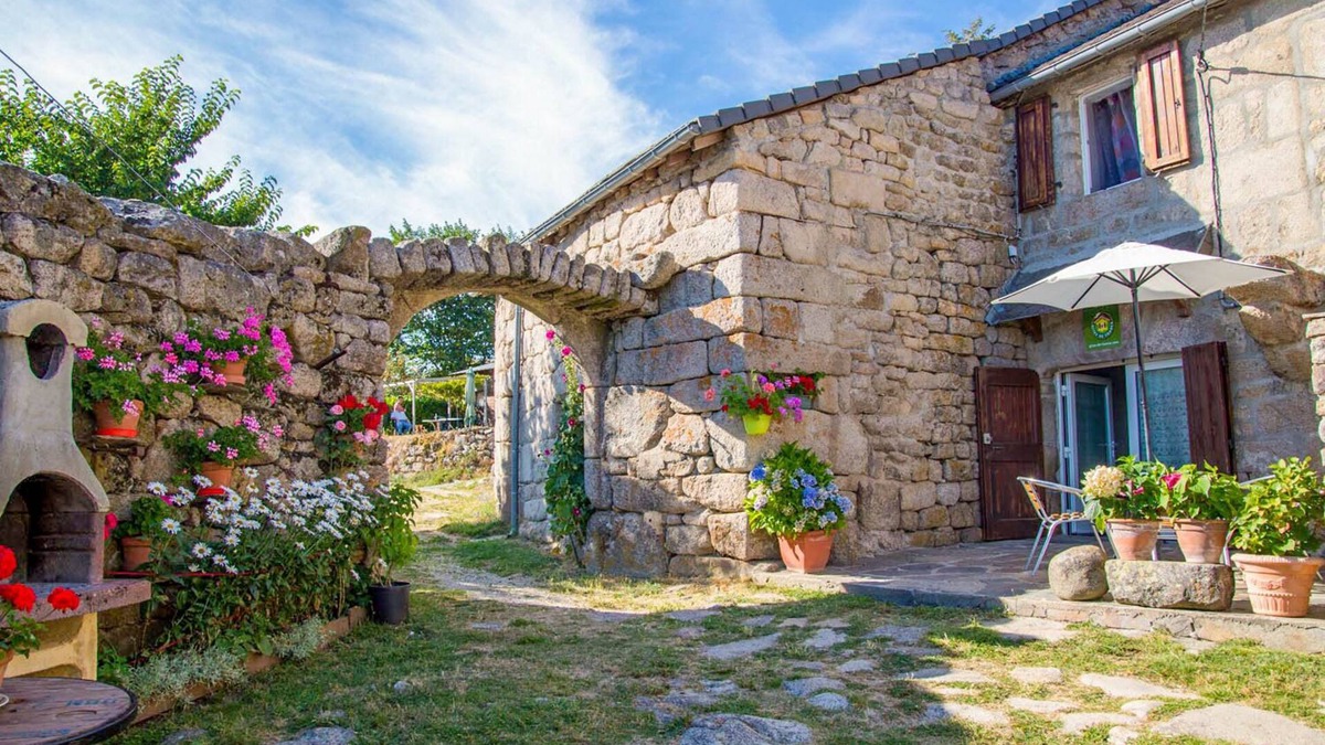 Saint-Etienne-du-Valdonnez House | Les Laubies hautes - SAINT ETIENNE DU VALDONNEZ