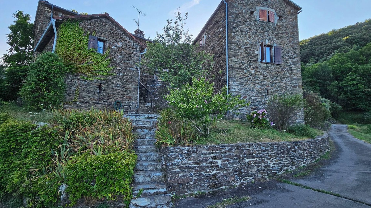 Saint-Hilaire-de-Lavit House | Les Gîtes de la Mazière - Le Mazet