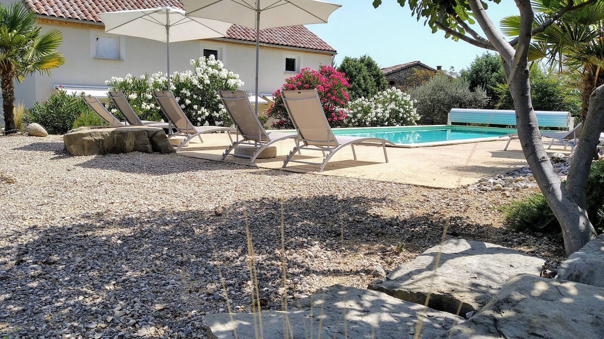 Les Vans House | Les GiVans, 60m² gites, heated swimming pool, panoramic view
