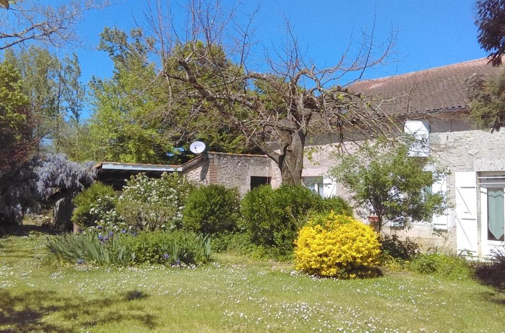 Saint-Pierre-de-Buzet Villa | Les Glycines