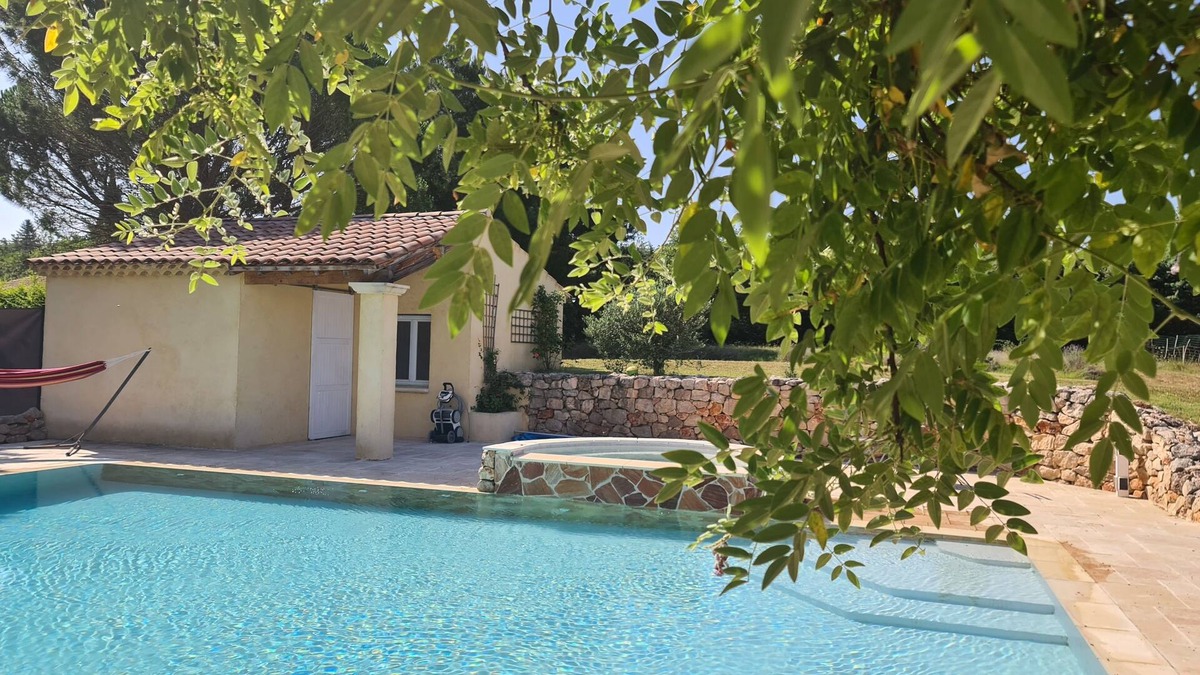 Rians House | Les Glycines-piscine à Débordement