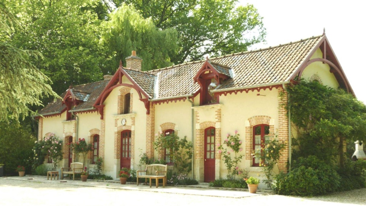 Crouy-sur-Cosson House | Les Glycines, self-catering cottage on a 15-hectare wooded estate