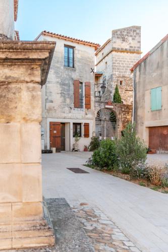 Domazan Bed & Breakfast | Les Greniers Du Château