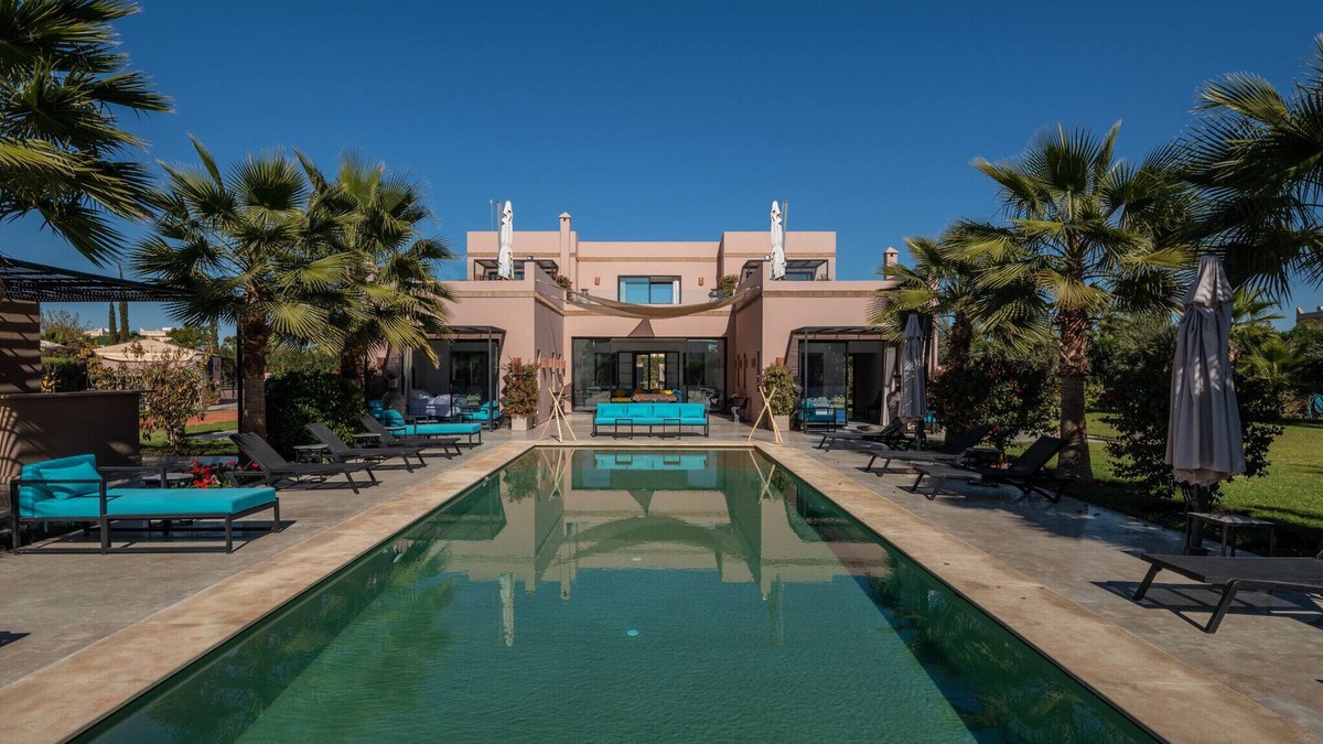 Oulad Hassoune Villa | LES IRIS villa with private heated pool, SPA & Tennis court (5 rooms/10 pax)