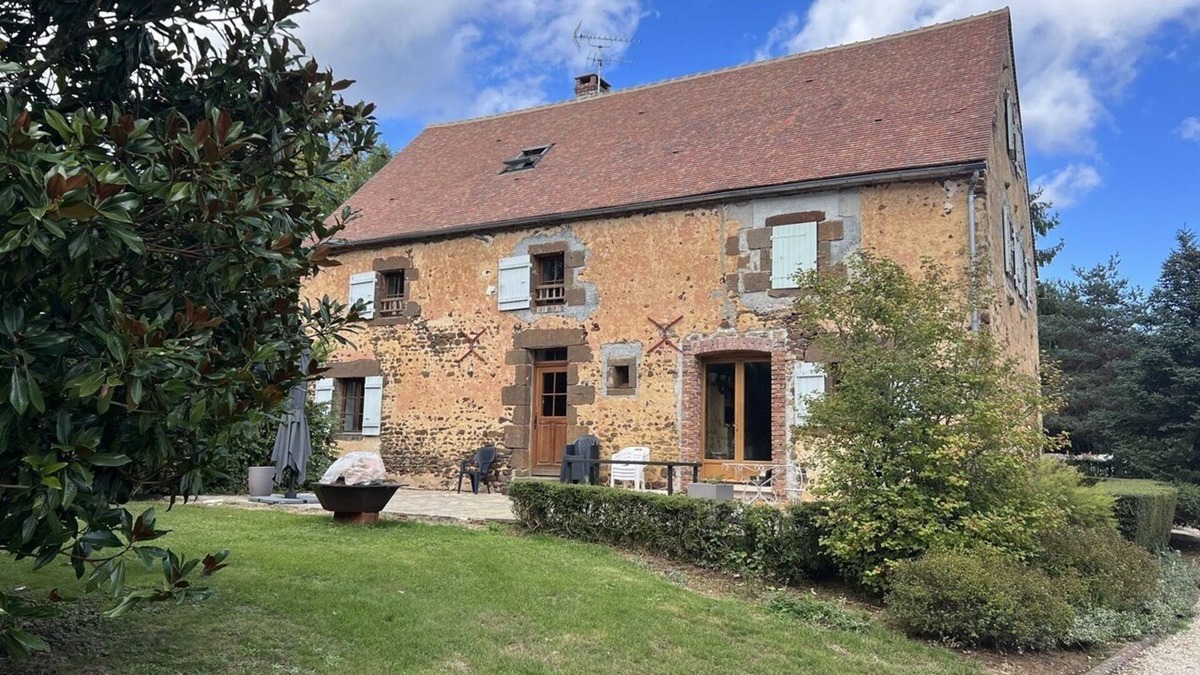 Saint-Sauveur-en-Puisaye House | Les Janets Grande Maison 12 Personnes Proche Guédelon