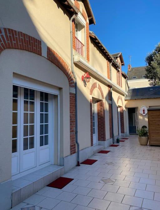 Flore Apartment | LES JARDINS DE MA-MANS Maison cosy centre Le Mans PARKING privé gratuit