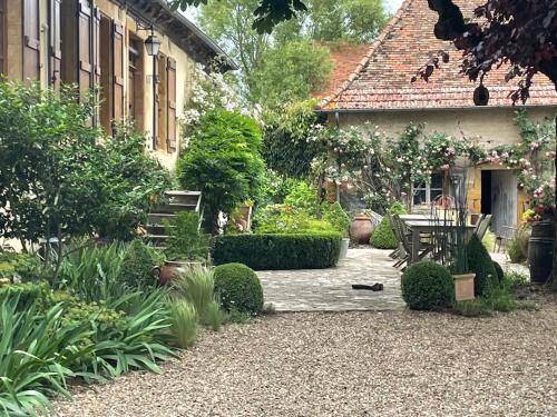 Ceron Bed & Breakfast | Les Jardins des Soussilanges