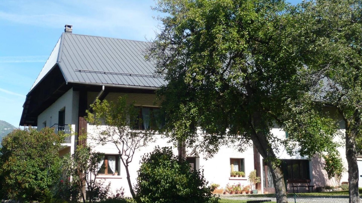 Montvernier House | LES LACETS DE MONTVERNIER