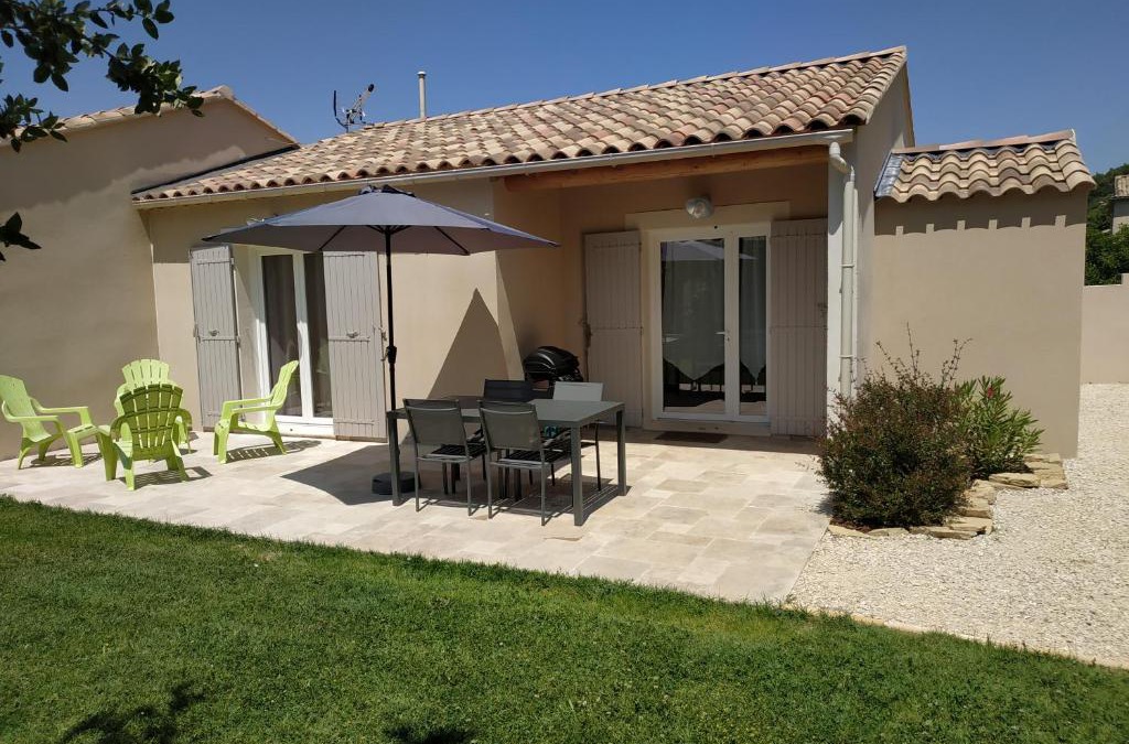 Entrechaux House | Les Lauzes De Saint Michel