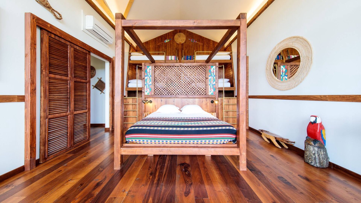Crecy-en-Brie Hotel | Les Lodges - Parrot World