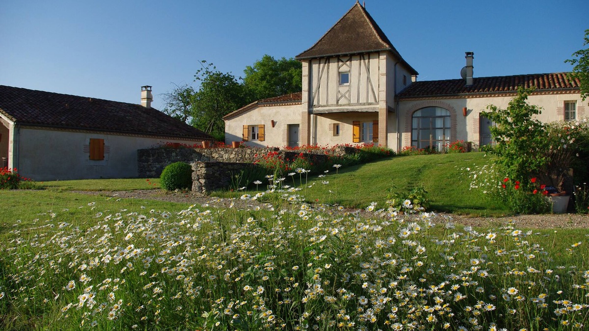 Saint-Leon House | Les marguerites and its natural swimming pool