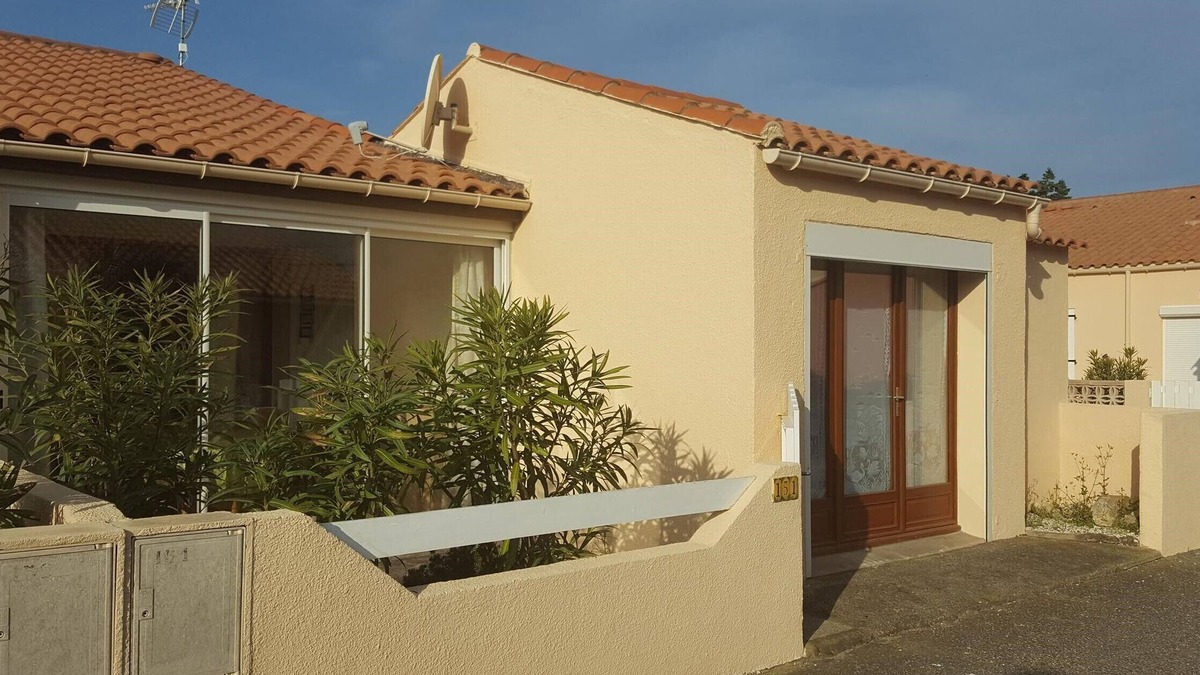 Les Ayguades House | Les Mers du Sud, sleeps 4 + bikes, 45m2, beach 120m away