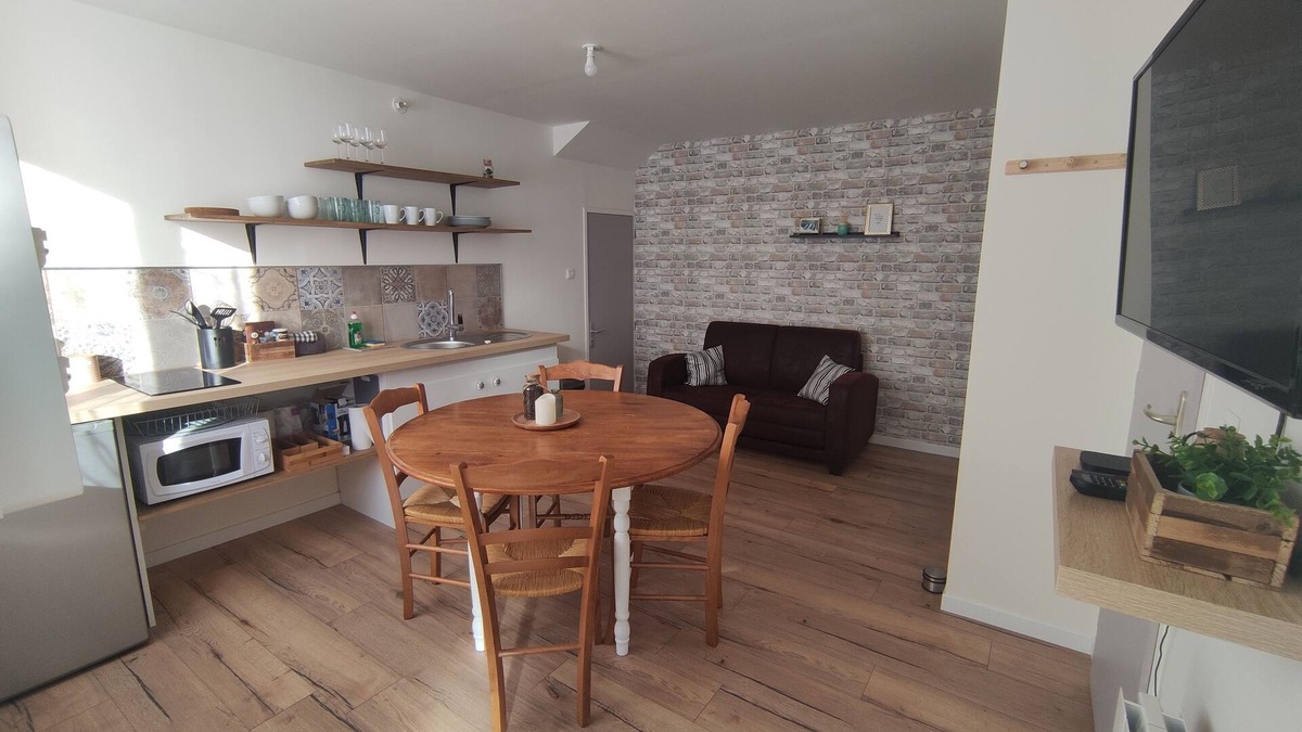 Saint-Amand-sur-Sevre Apartment | Les Meublés de Louis-marie Ici-bas Proche du Puy du Fou