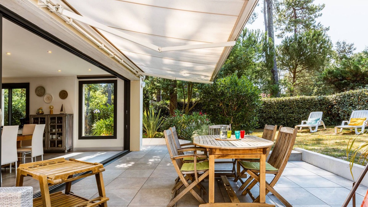 Ronce-les-Bains House | Les Narcisses by Interhome