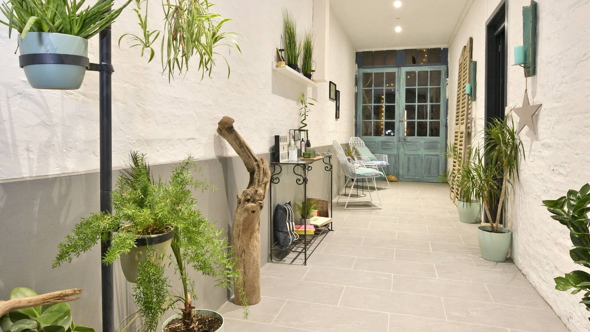 Saint-Quentin House | Les Nuits Pastel