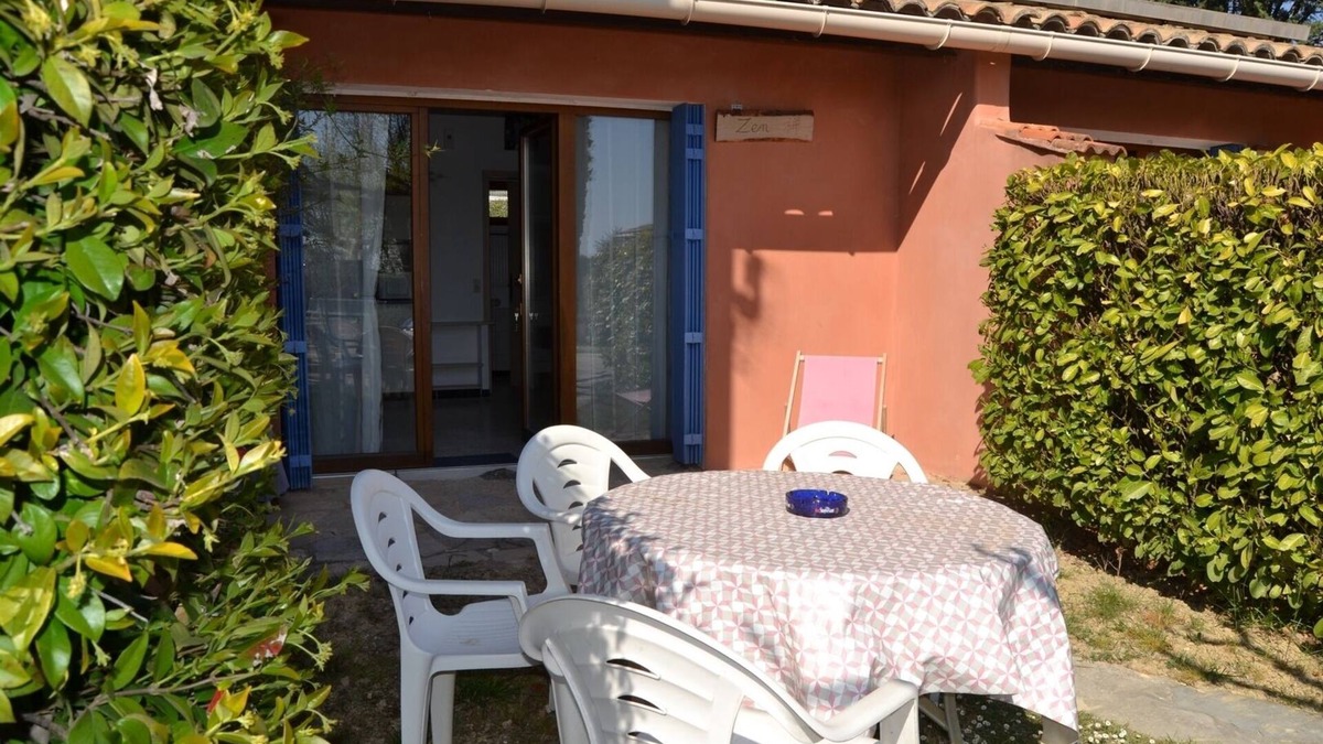 Saint-Dezery Apartment | Les Olivettes - Gite Zen