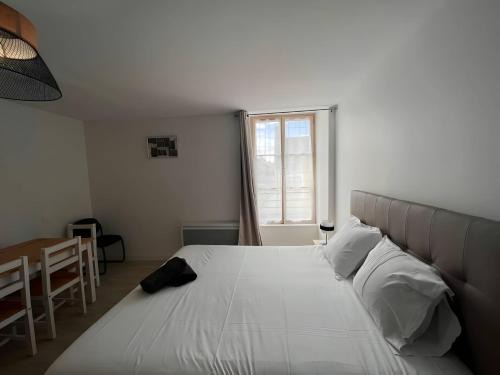 Ballon-Saint-Mars Apartment | Les Orchidées - Campagne - 2pers - Rêve au Mans