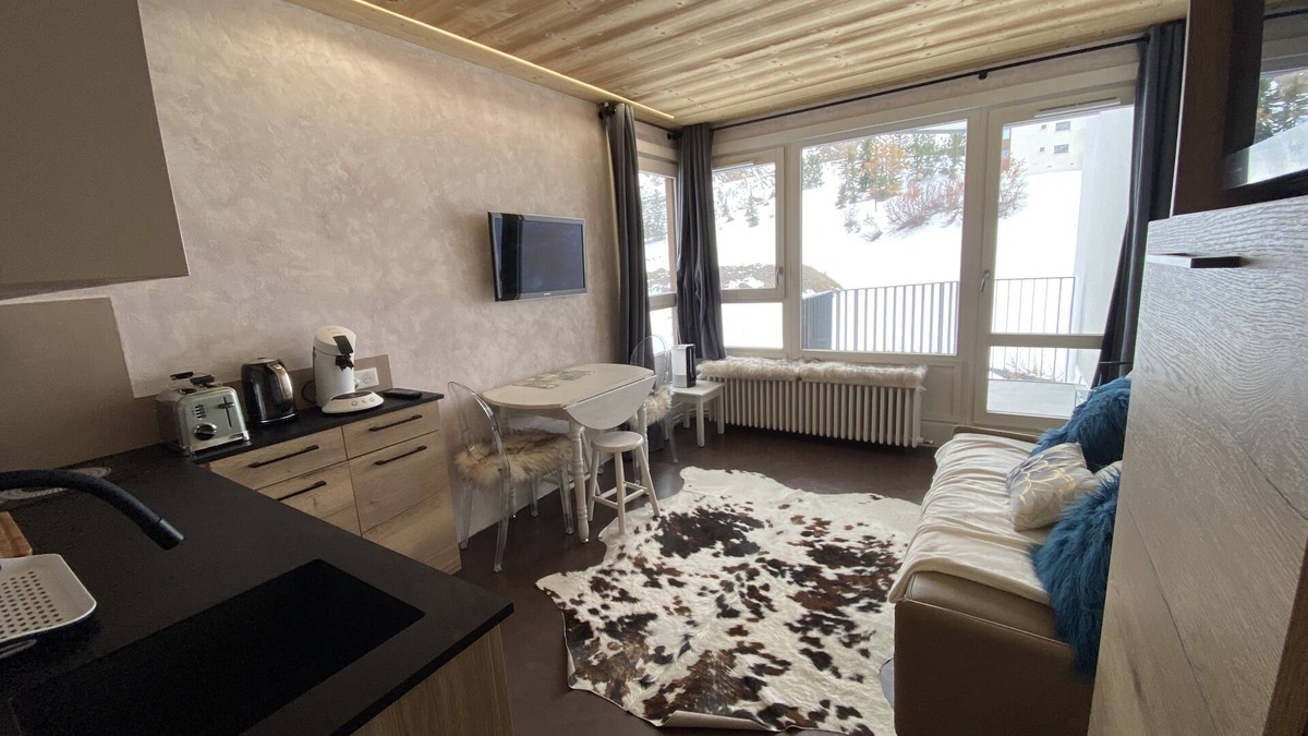 Tignes Apartment | Les Ours polaires - possibility of private garage under the building!