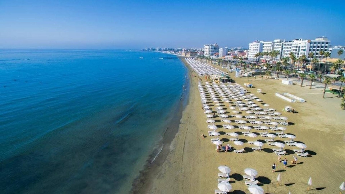 Larnaca Hotel | Les Palmiers Boutique Beach Hotel and Luxury Apartments in Larnaca