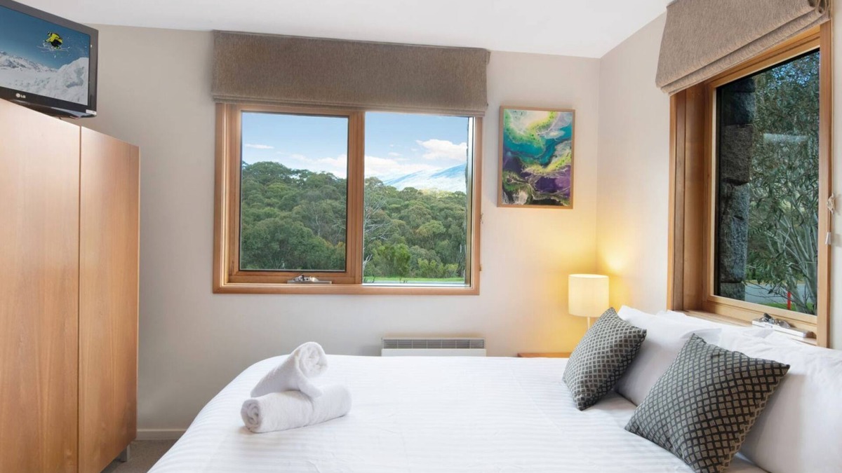 Lake Crackenback Apartment | Les Perrieres Studio - Gym l Indoor Pool l Tennis Court l Cafe l WiFi