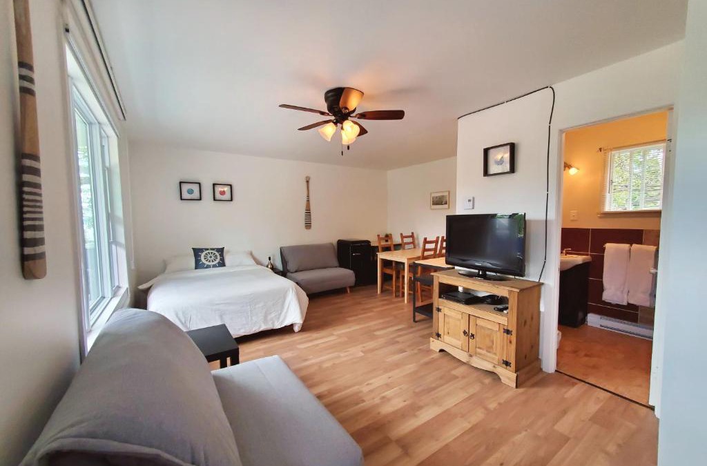 Saint-Joseph-de-la-Rive Apartment | Les Petits Studios du bord de l'eau