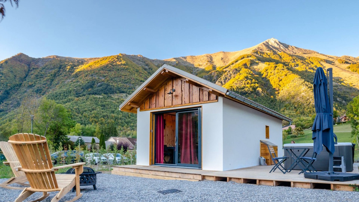 Aspres-les-Corps Ski Chalet | Les Petits Ecrins with private spas