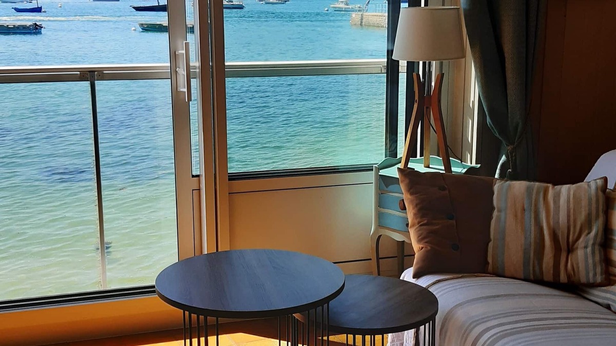 Ile-Tudy Apartment | Les Pieds dans l'Eau : Beautiful, bright rental (sea access)