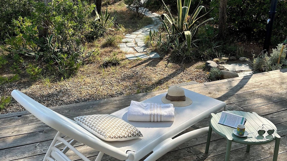 Biguglia House | Les pieds dans l'eau, house sleeps 4, lido de la Marana, unique location.