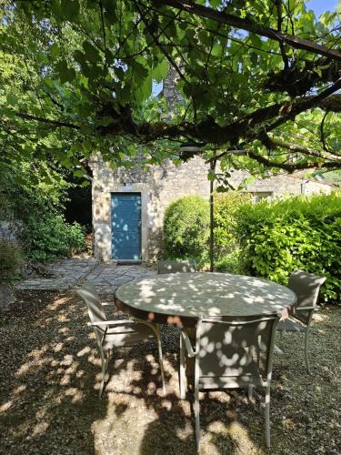 Lachapelle-Auzac House | Les Pieds dans l'eau, Gîte Le Blagour