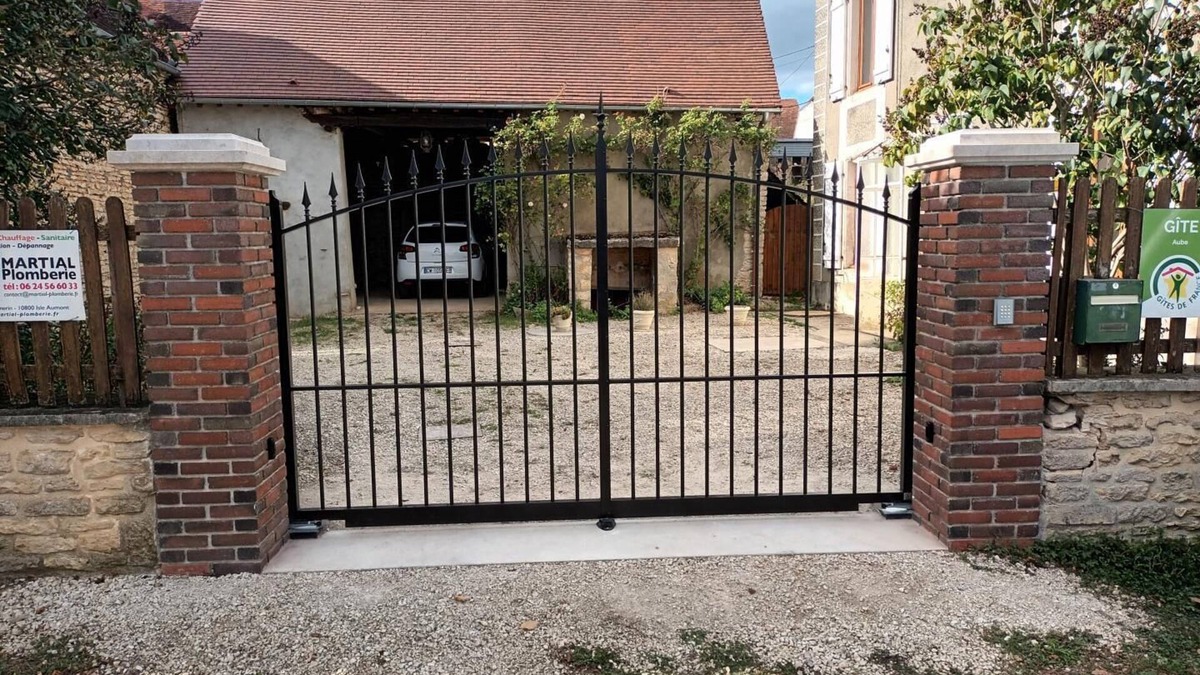 Pargues House | Les Pinsons - Pargues
