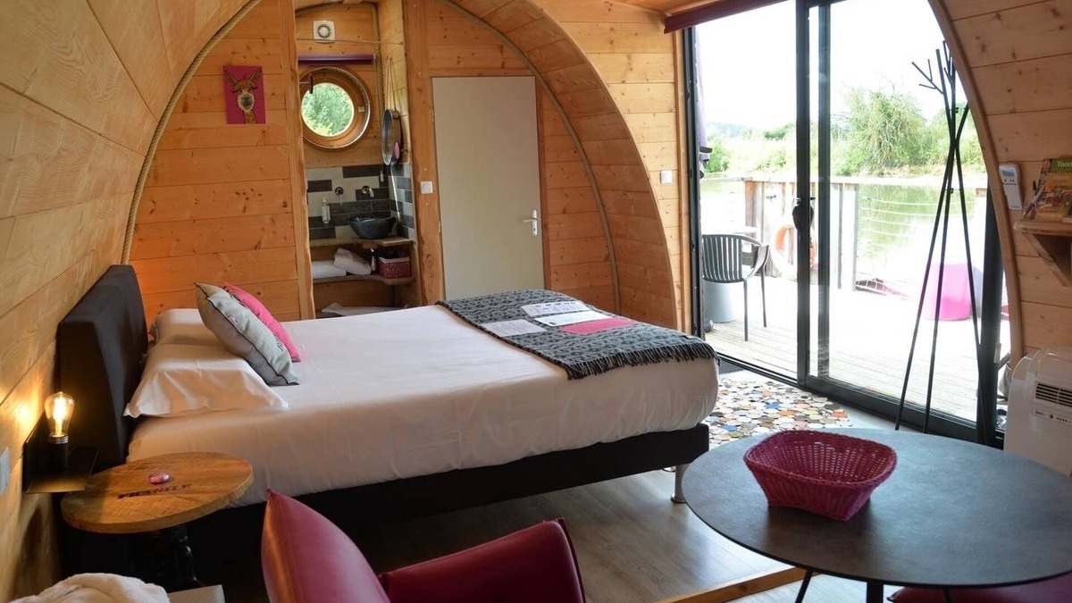 Chablis Ski Chalet | Les Preuses floating cabin with private spa
