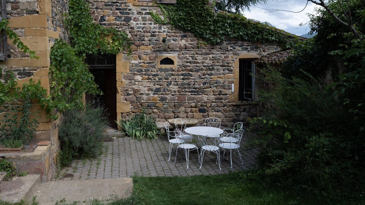 Savigny House | Les Prunelles- Bâtiment Ancien