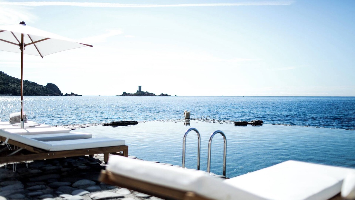 Le Dramont Hotel | Les Roches Rouges, a Beaumier hotel