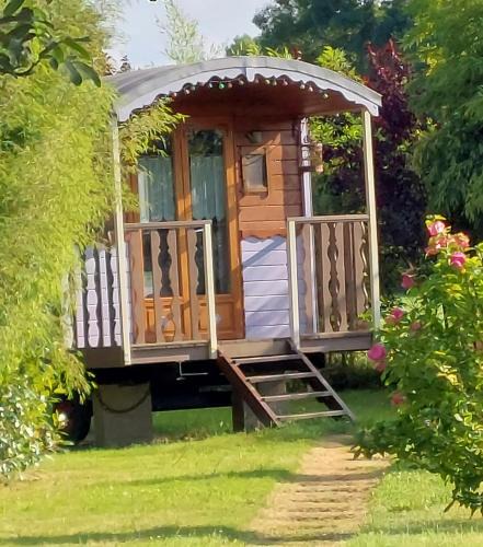 Brissarthe House | Les roulottes de la Brauderie