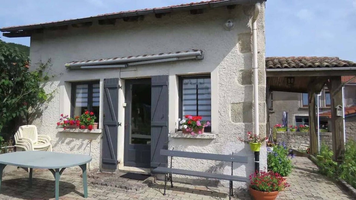 Bulligny Cabin | Les Souchottes, charming cottage