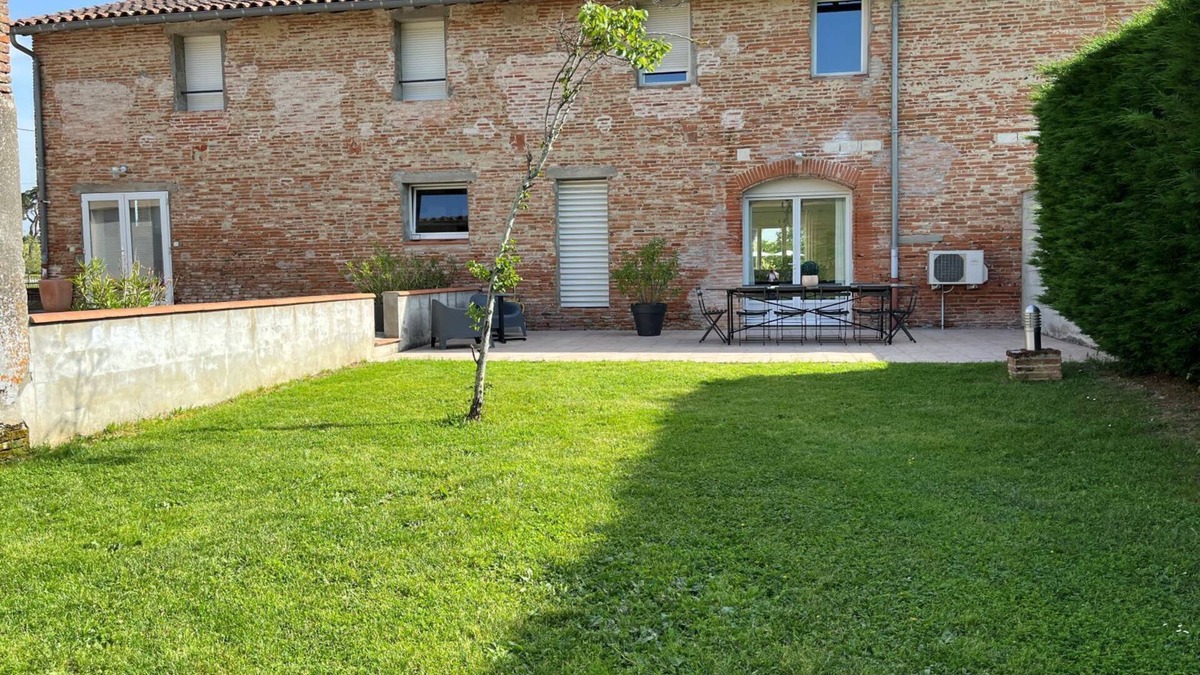 Sainte-Foy-d'Aigrefeuille House | Les Terrasses Binel à Ronsac