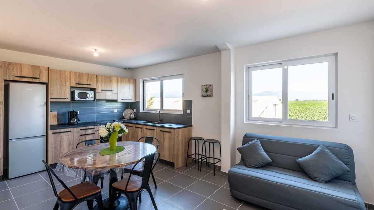 Tallone Apartment | Les Terres Rouges - Two Bedroom Apartment, Sleeps 6