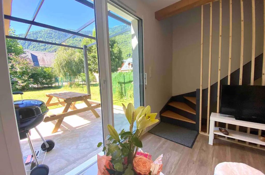 Saint-Mamet Ski Chalet | Les trois chalets - jardin terrasse 7 personnes - Saint Mamet Luchon