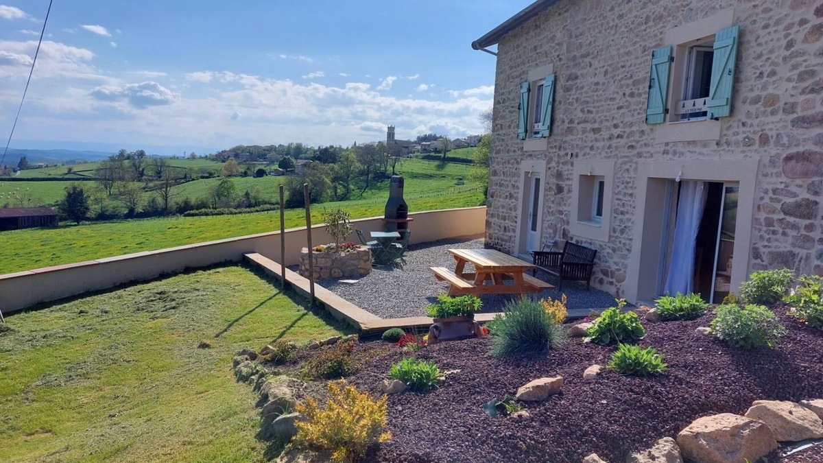 Marnand House | Les Trois Pins - Thizy LES Bourgs