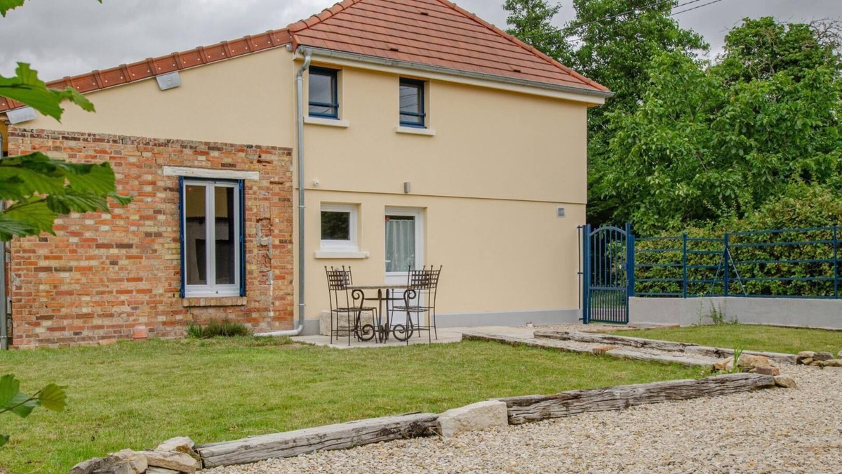 Brevonnes House | Les Volets Bleus & Les P'tits Cailloux